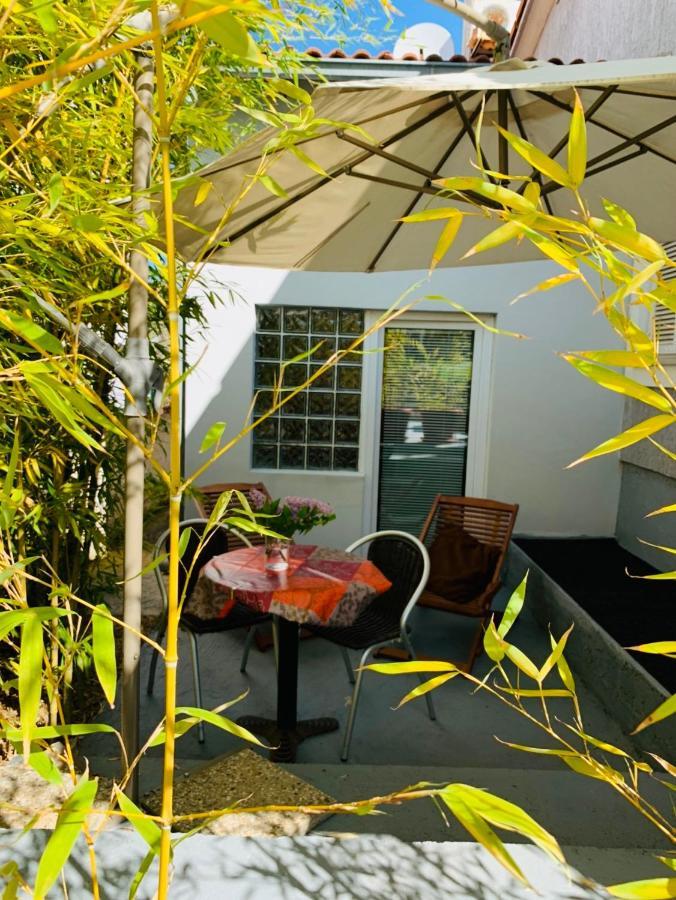 Hotel Sea Breeze Studio Pula Exterior foto